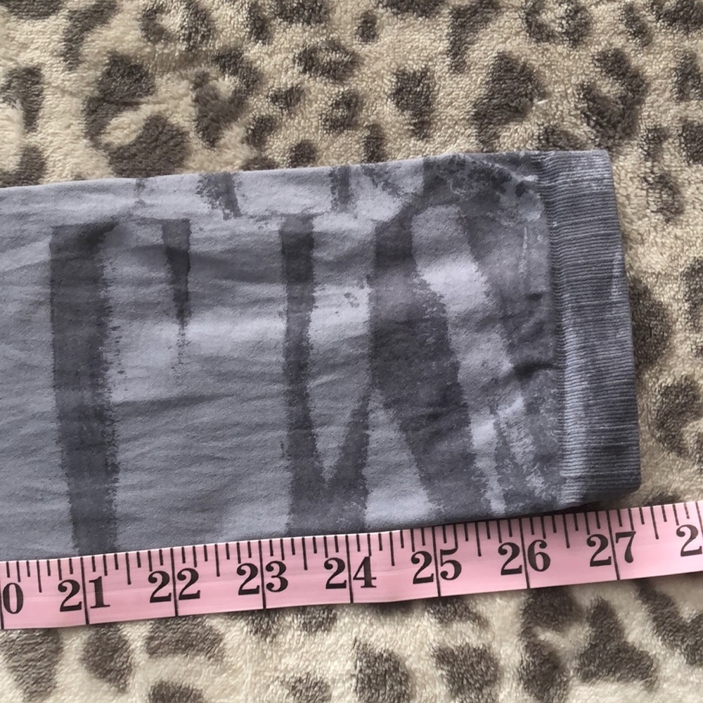 Free People Movement Good Karma High Rise Waist Leggings Gray Print Size XS/S - Picture 13 of 17